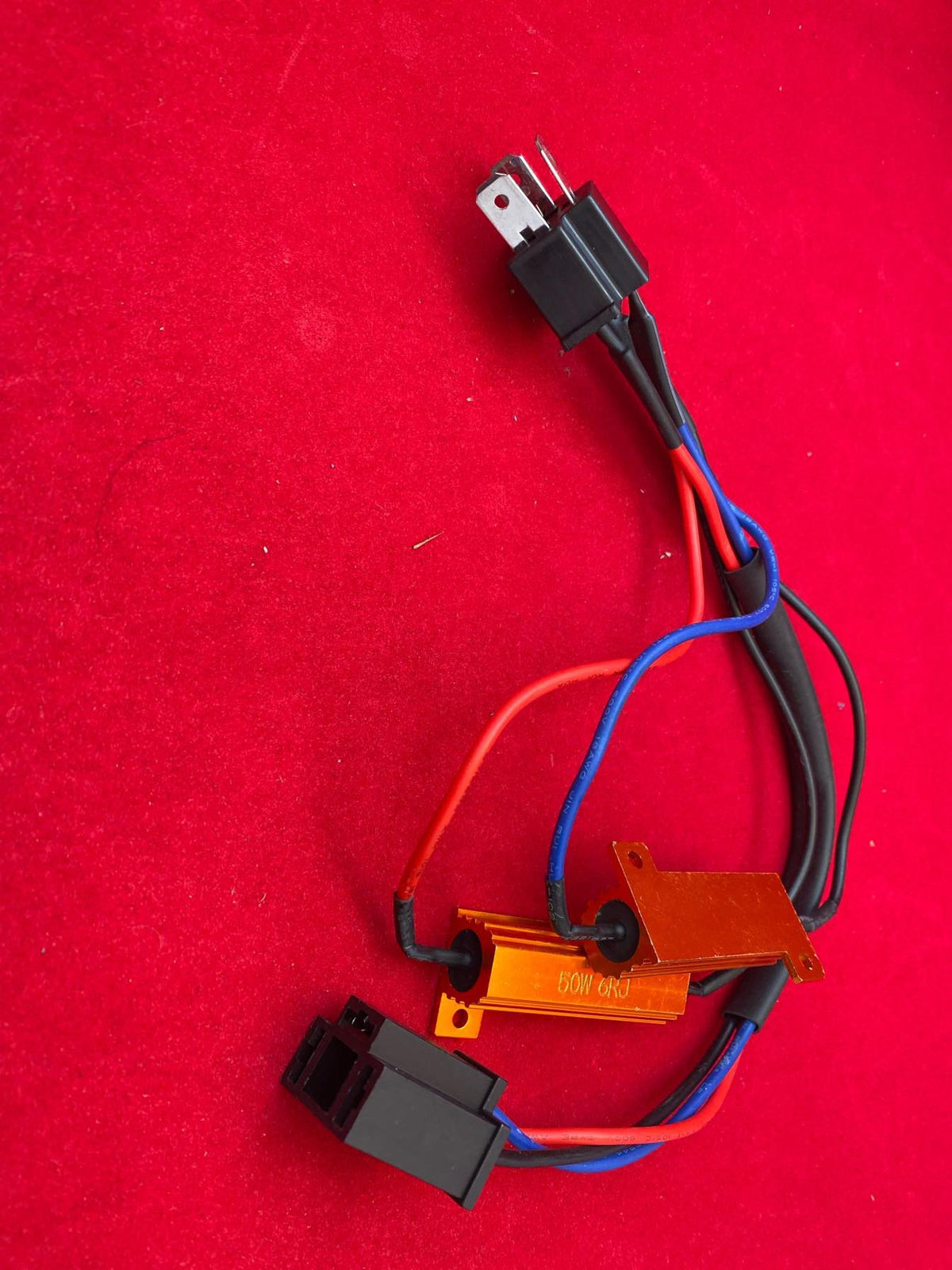 Error code corrector for installation of Daymakers Headlights standard 3 pin plug