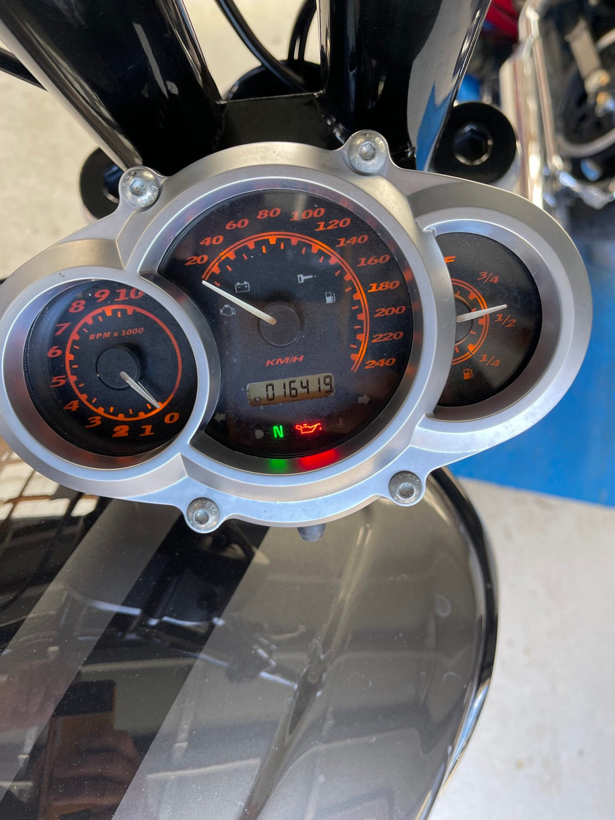 Face Plate - VROD converts  from MPH to KPH