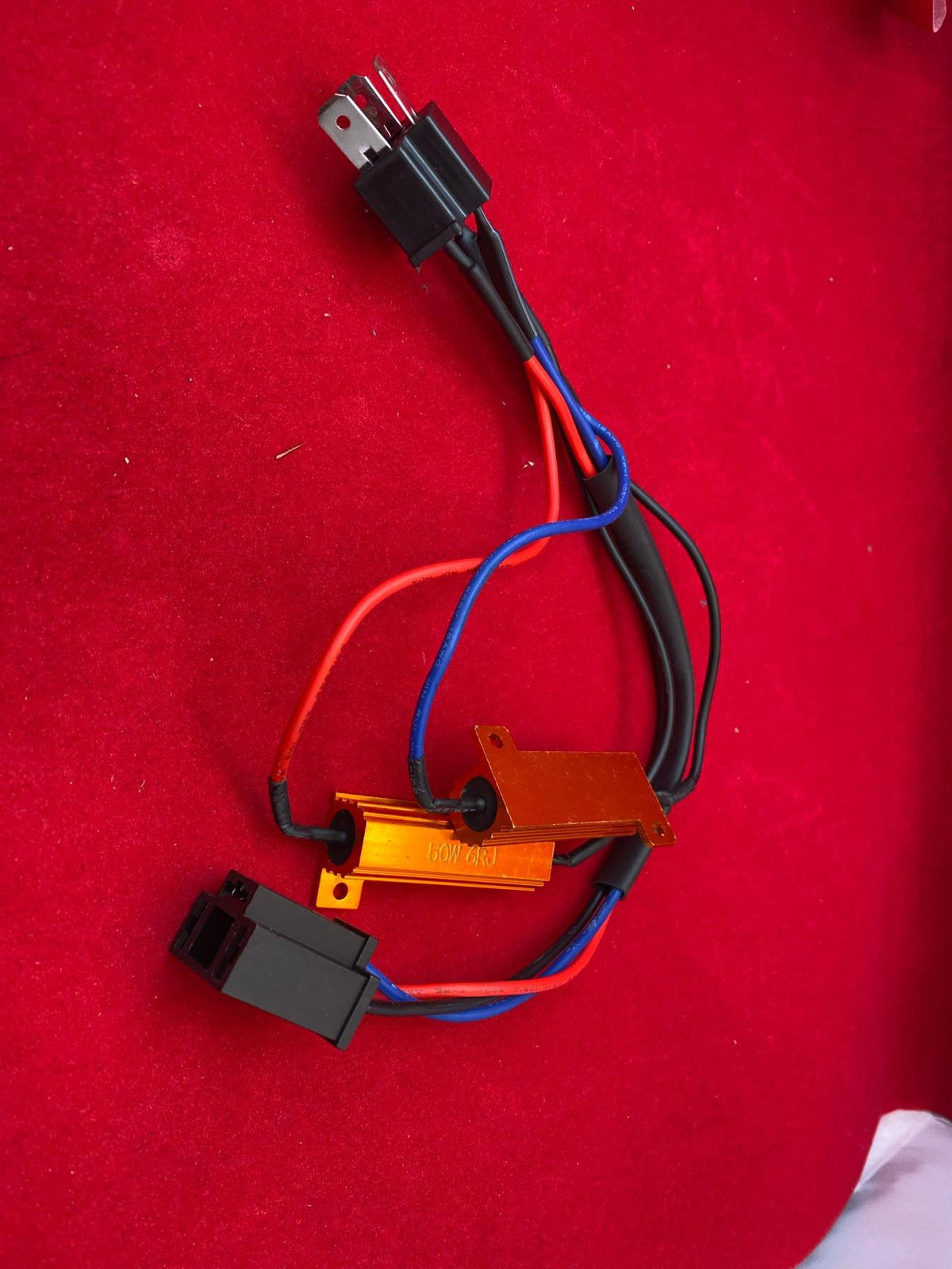 Error code corrector for installation of Daymakers Headlights standard 3 pin plug