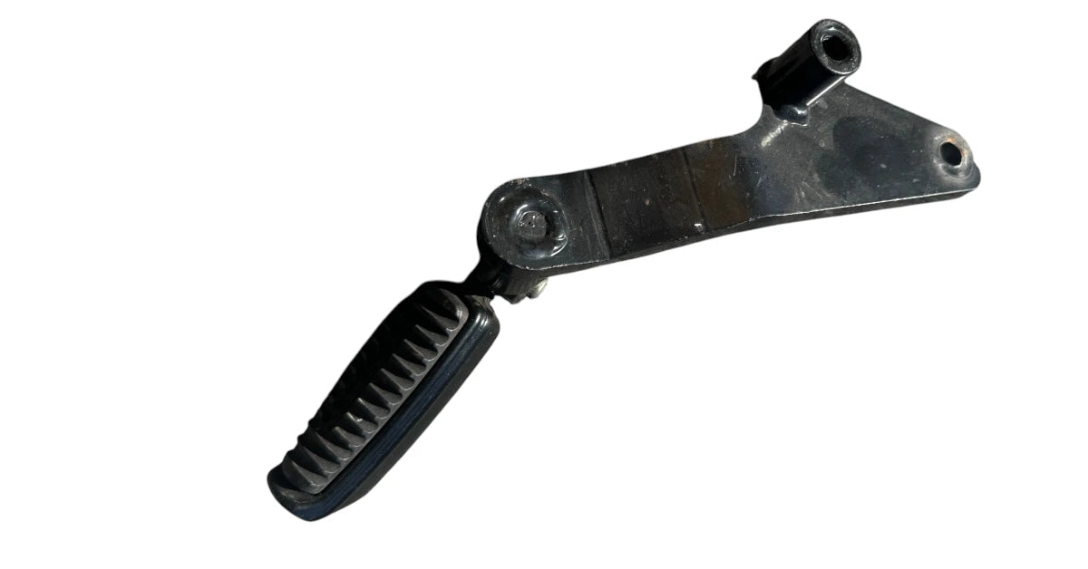 Vance and Hines Pillion Peg brackets with pegs for  V rods/Muscles