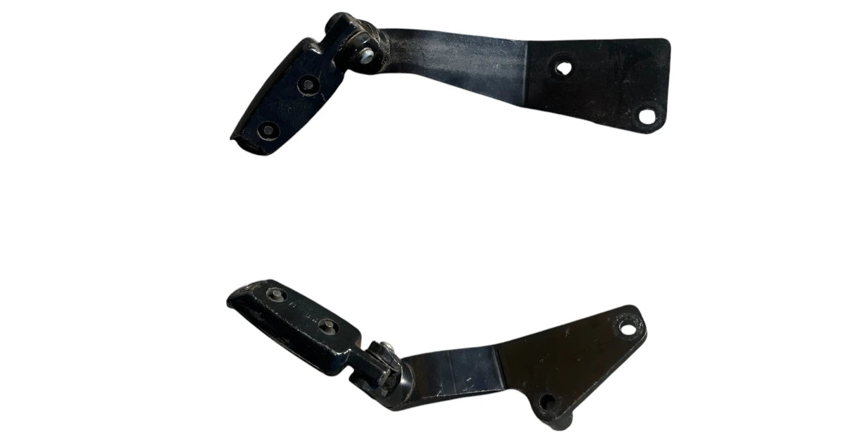 Vance and Hines Pillion Peg brackets with pegs for  V rods/Muscles