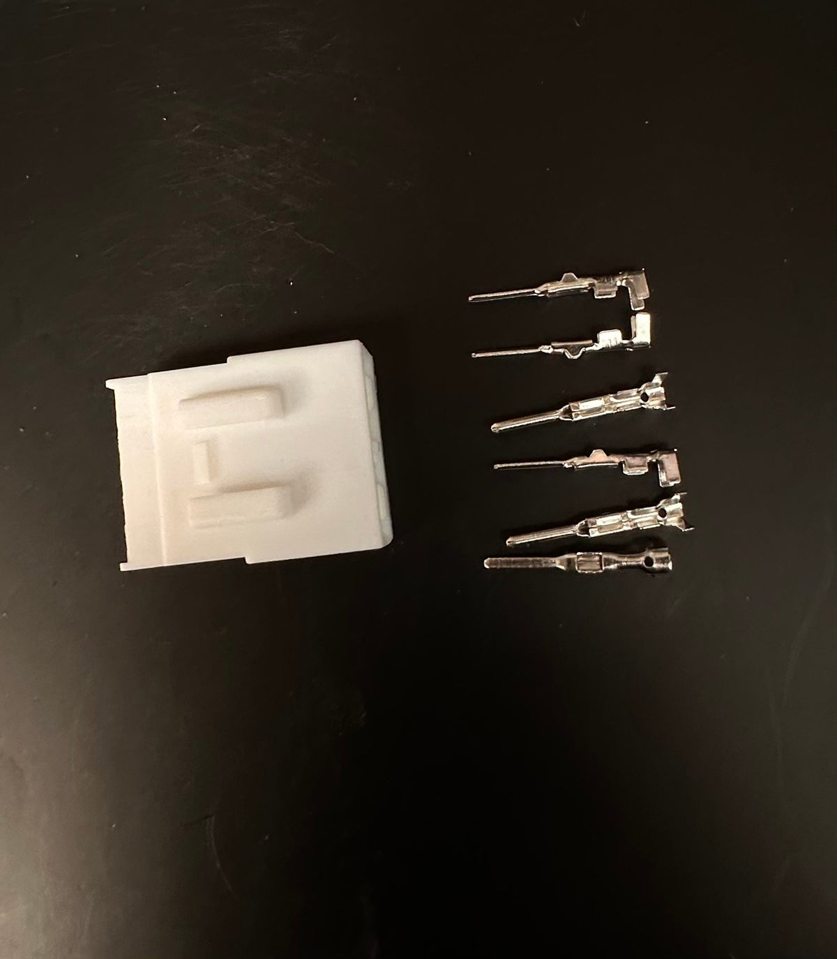 Multi-lock FEMALE 6 Wire Connector & Terminals 6 pin