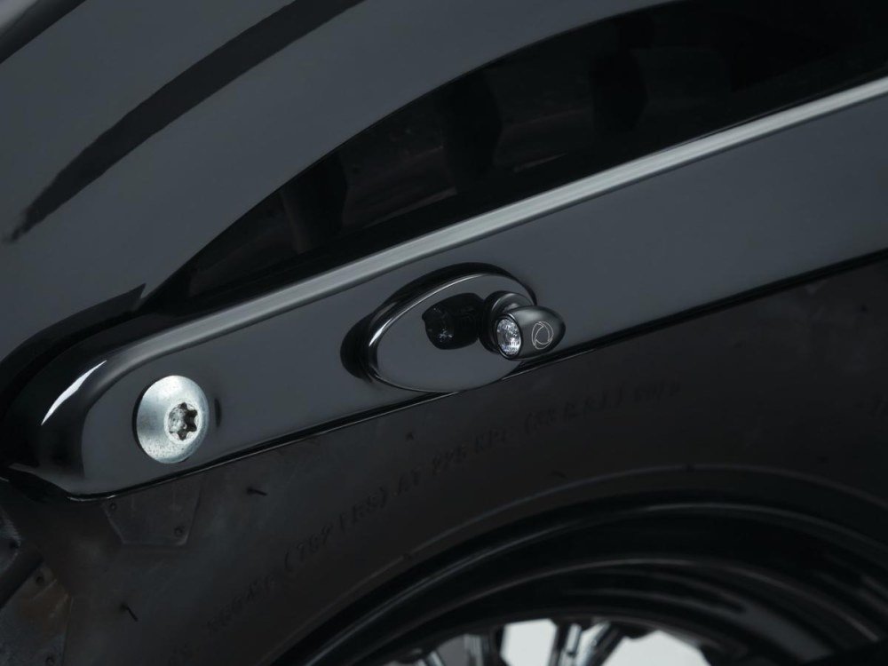 Block off Strut Plates -Kuryakyn-